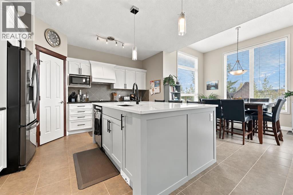 211 Royal Birch Way NW, Calgary, Alberta  T3G 5X9 - Photo 5 - A2350210