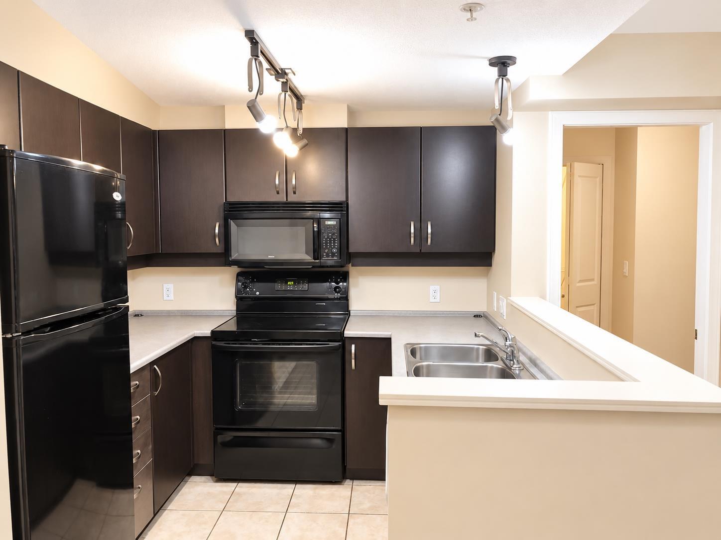 3F 10866 CITY PARKWAY, Surrey, British Columbia