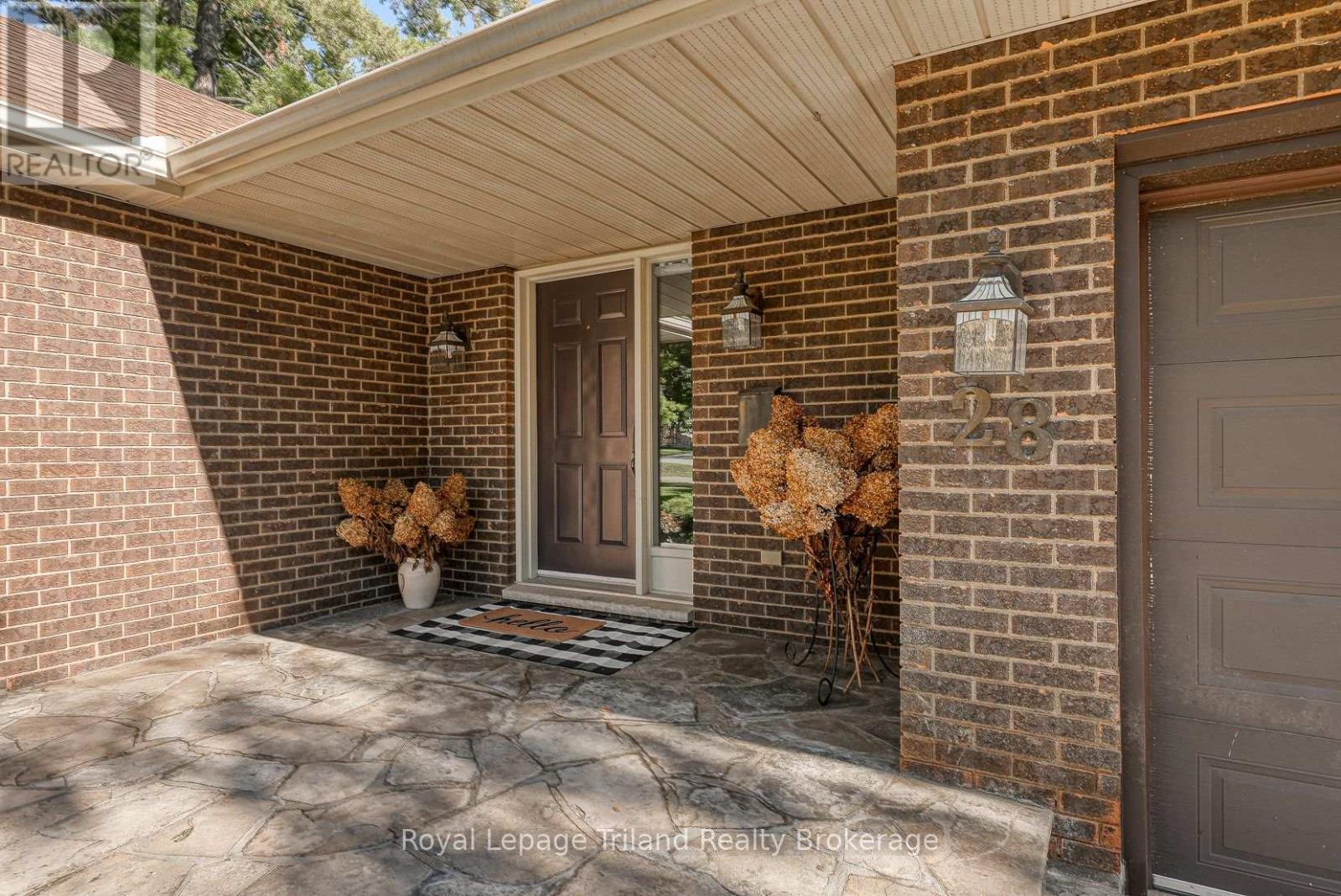 28 Segal Drive, Tillsonburg, Ontario  N4G 5A1 - Photo 2 - X13865358