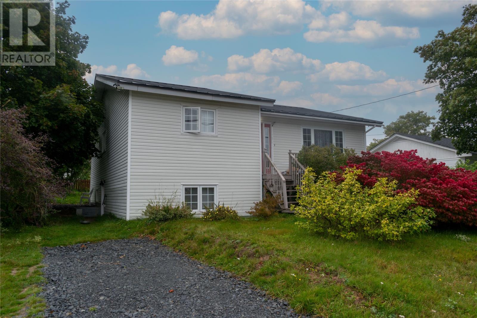 84 Lemarchant Street, Carbonear — photo 2