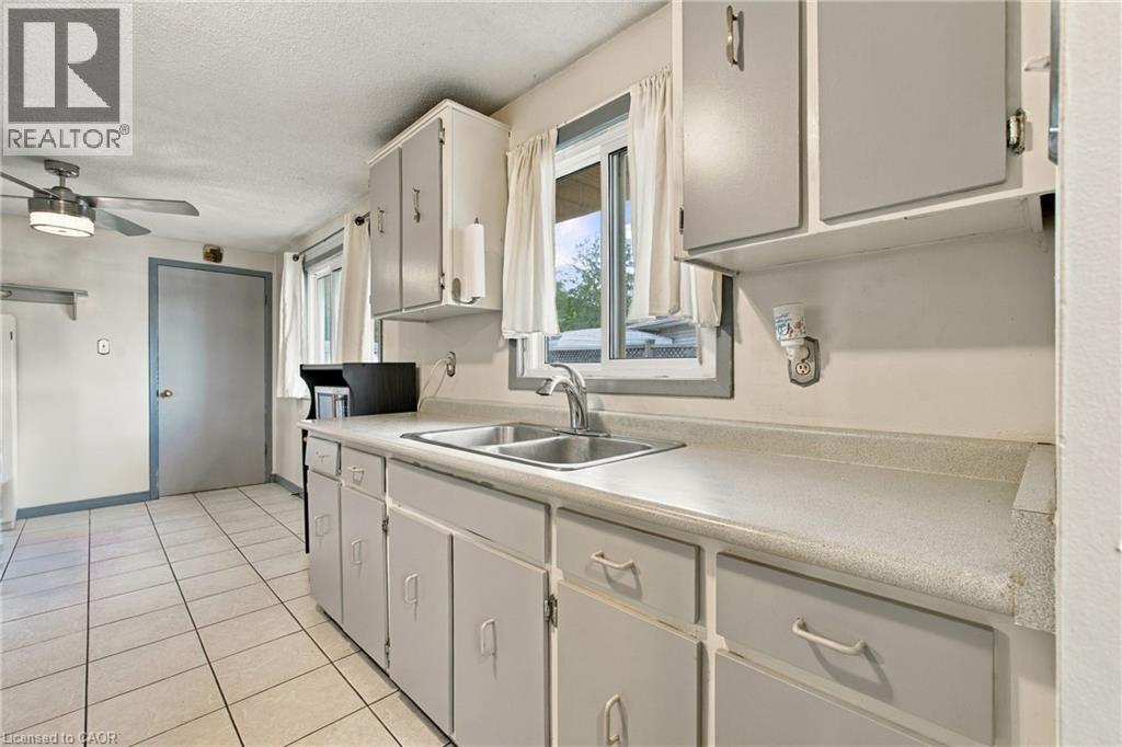 135 Cedarhill Crescent, Kitchener, Ontario  N2E 1R3 - Photo 13 - 40868829