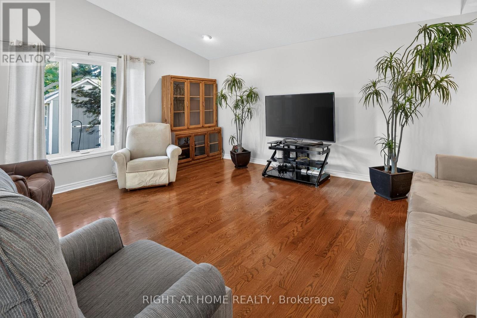 14 Oriole Lane, St. Thomas, Ontario  N5R 6K8 - Photo 4 - X13865408