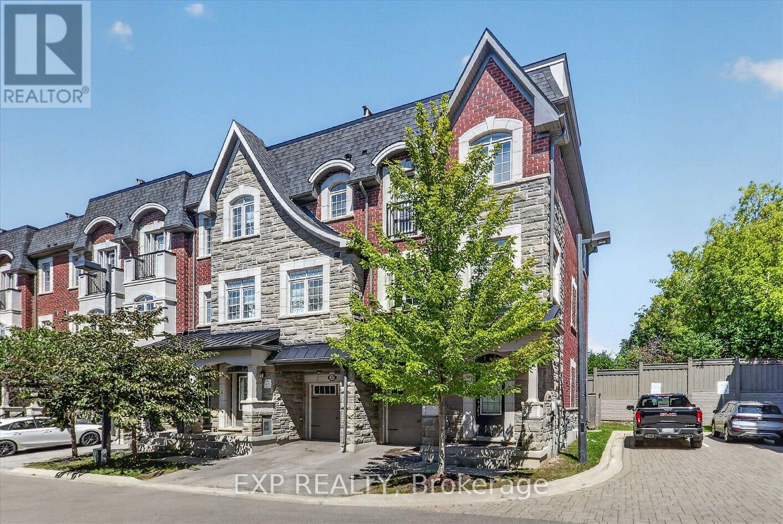 18 Ingleside Street, Vaughan, Ontario  L4L 0H9 - Photo 3 - N13865312