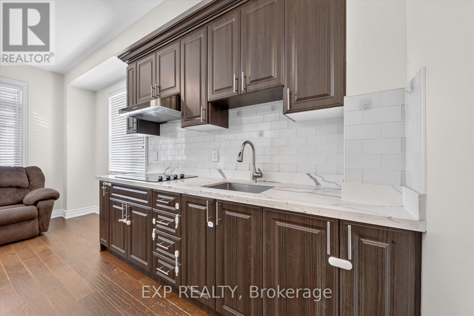 18 Ingleside Street, Vaughan, Ontario  L4L 0H9 - Photo 9 - N13865312