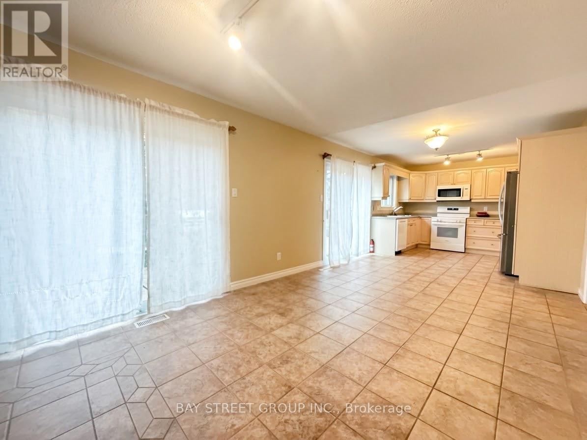 76 Mayfair Drive, Barrie (Ardagh), Ontario  L4N 6Y9 - Photo 12 - S13865384