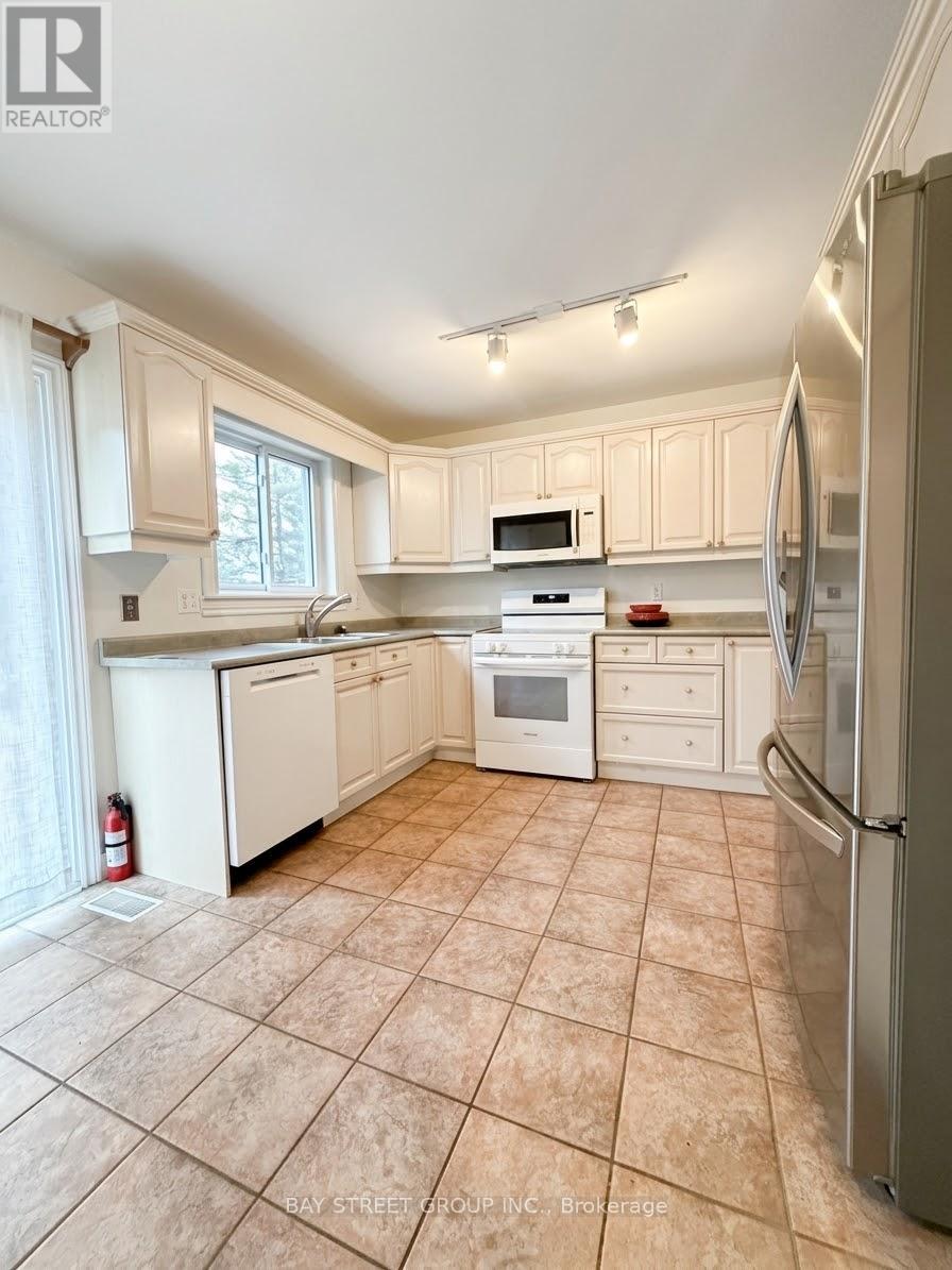 76 Mayfair Drive, Barrie (Ardagh), Ontario  L4N 6Y9 - Photo 3 - S13865384