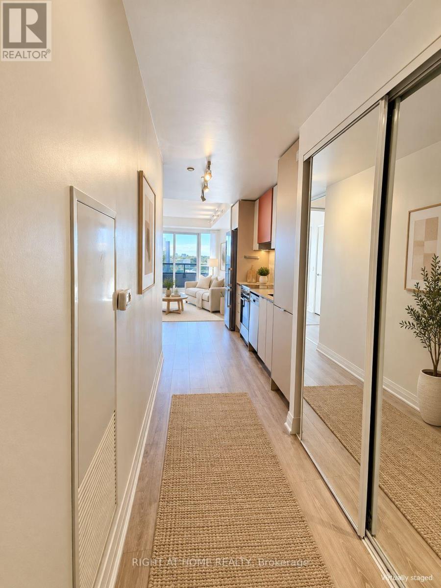 704 - 10 Gibbs Road, Toronto, Ontario  M9B 0E3 - Photo 2 - W13865294