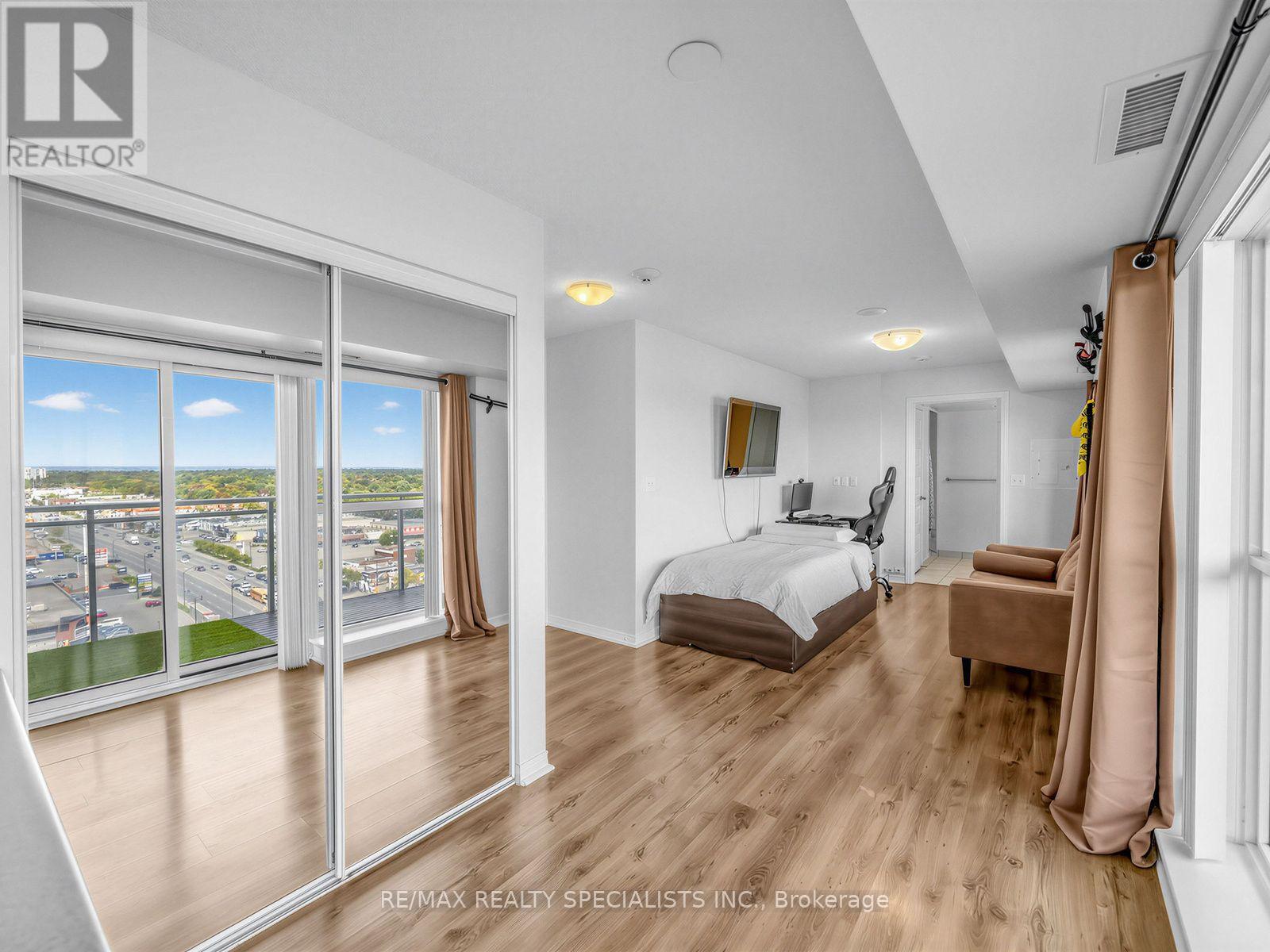 1501 - 215 Queen Street E, Brampton, Ontario  L6W 0A9 - Photo 14 - W13865390