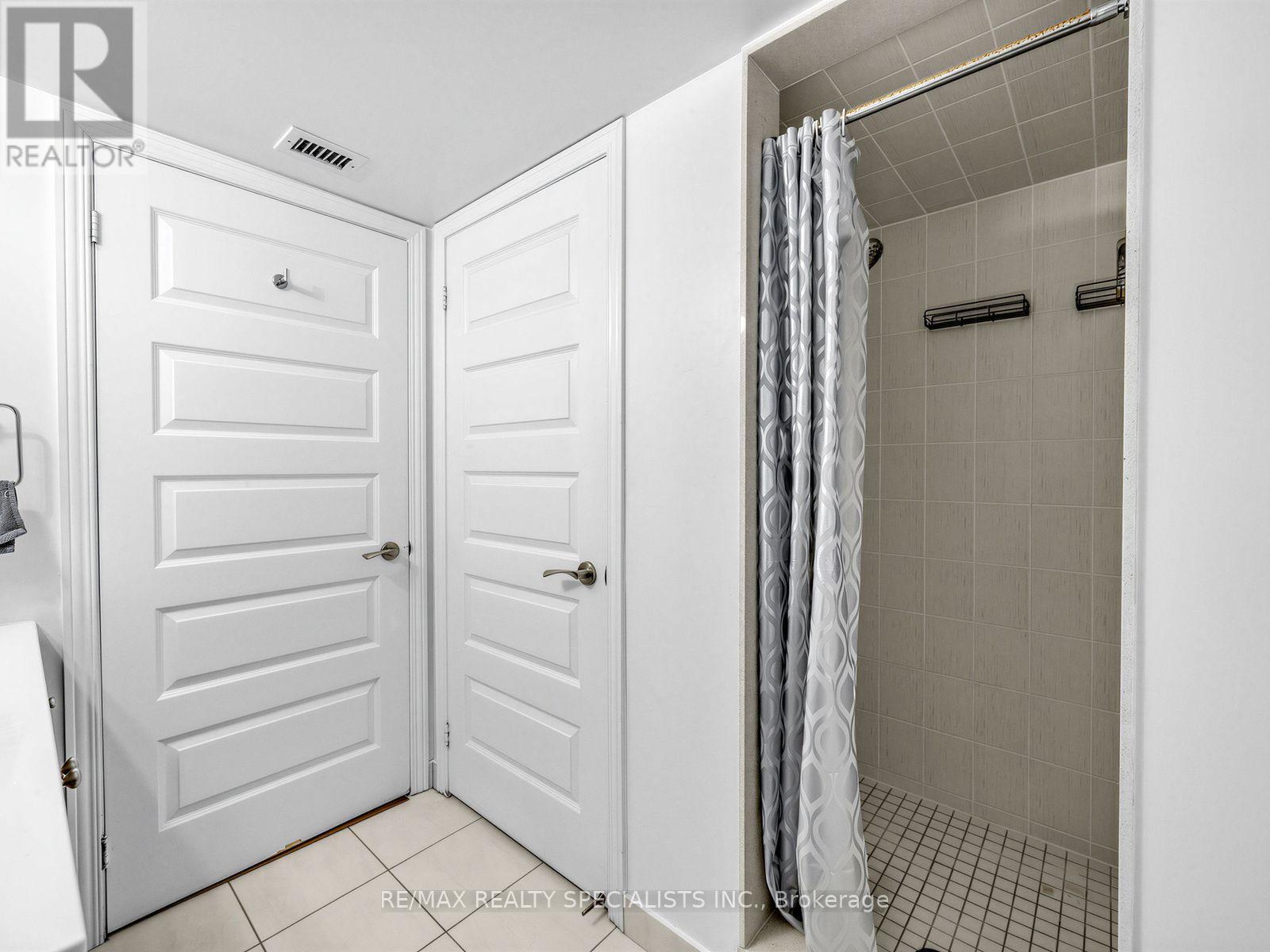 1501 - 215 Queen Street E, Brampton, Ontario  L6W 0A9 - Photo 15 - W13865390