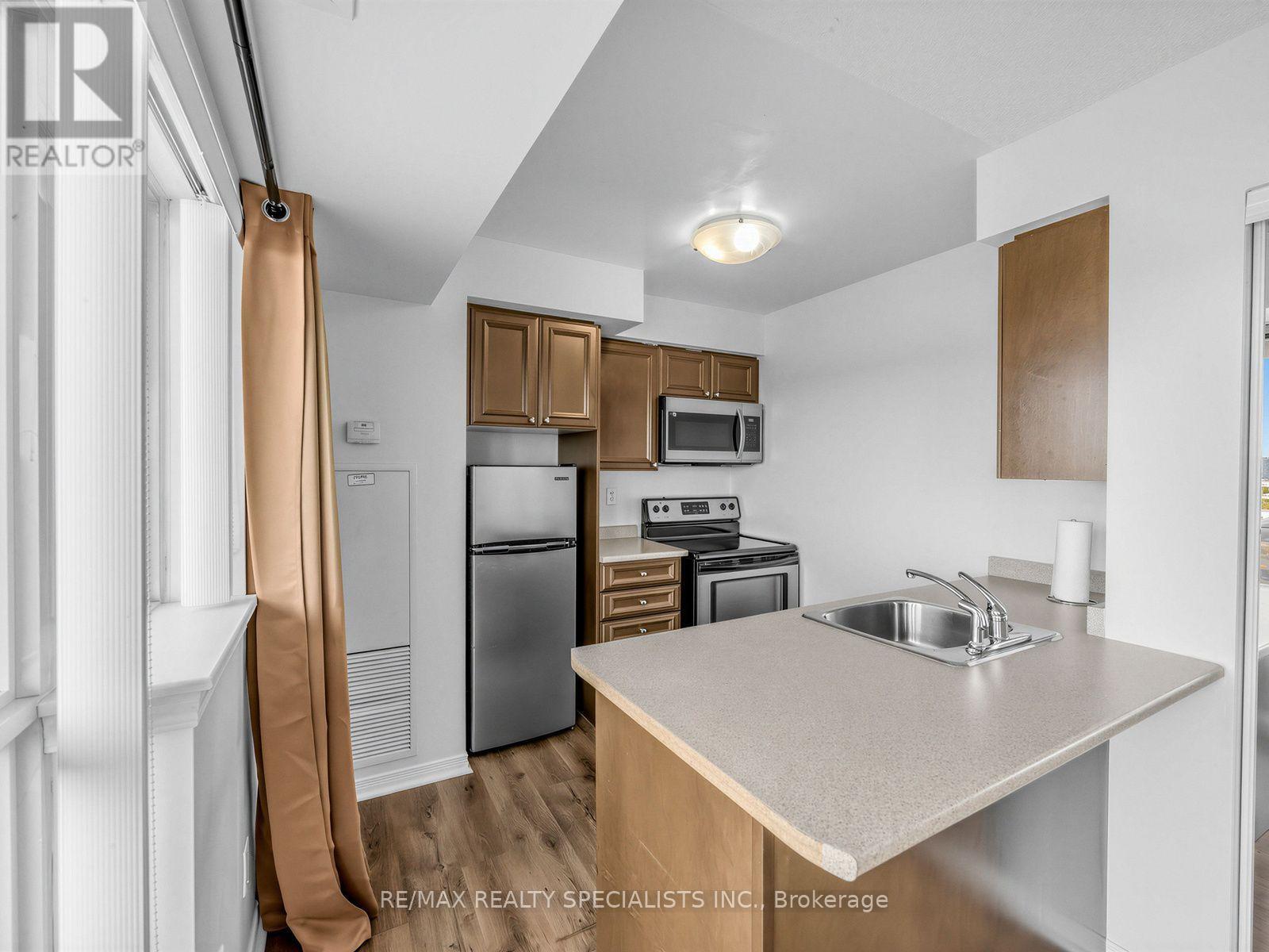 1501 - 215 Queen Street E, Brampton, Ontario  L6W 0A9 - Photo 6 - W13865390