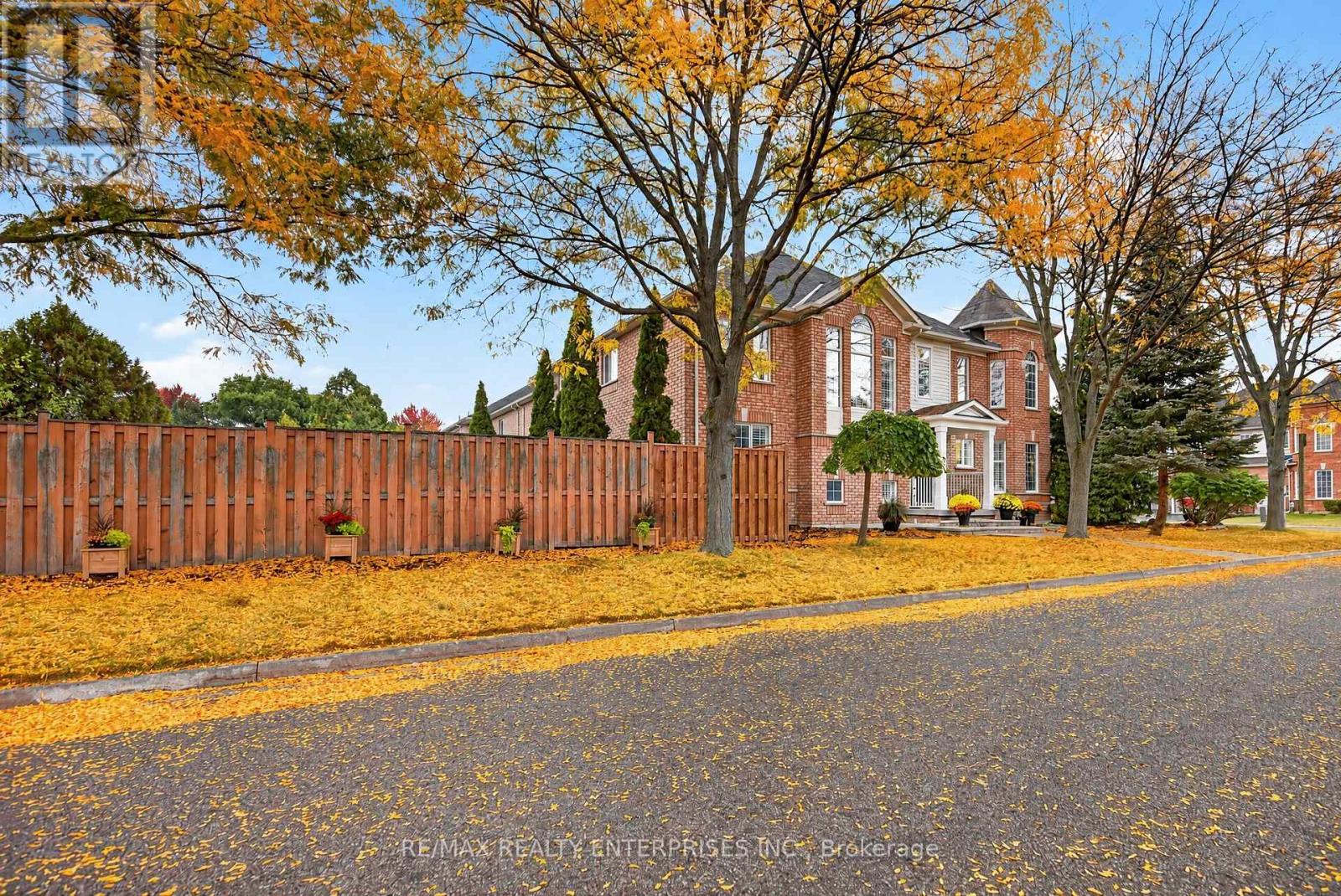 5555 LINWELL PLACE Mississauga (Churchill Meadows) Ontario Canada L5M6L7 2