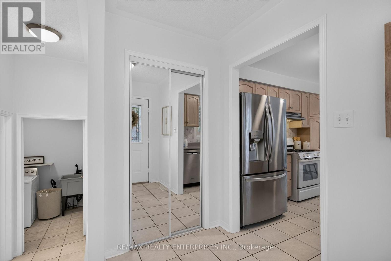 5555 LINWELL PLACE Mississauga (Churchill Meadows) Ontario Canada L5M6L7 4