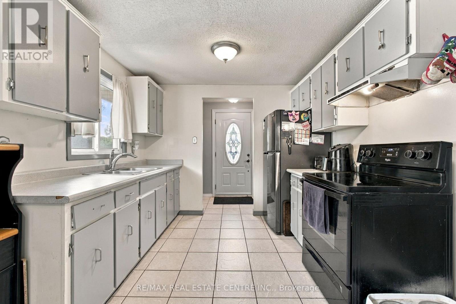 135 Cedarhill Crescent, Kitchener, Ontario  N2E 1R3 - Photo 11 - X13865374