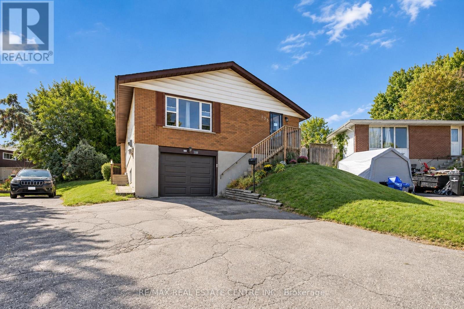 135 Cedarhill Crescent, Kitchener, Ontario  N2E 1R3 - Photo 2 - X13865374