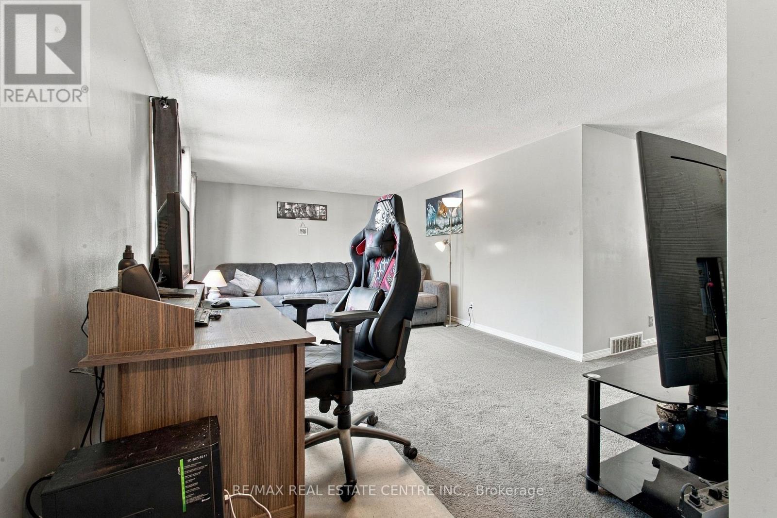 135 Cedarhill Crescent, Kitchener, Ontario  N2E 1R3 - Photo 5 - X13865374