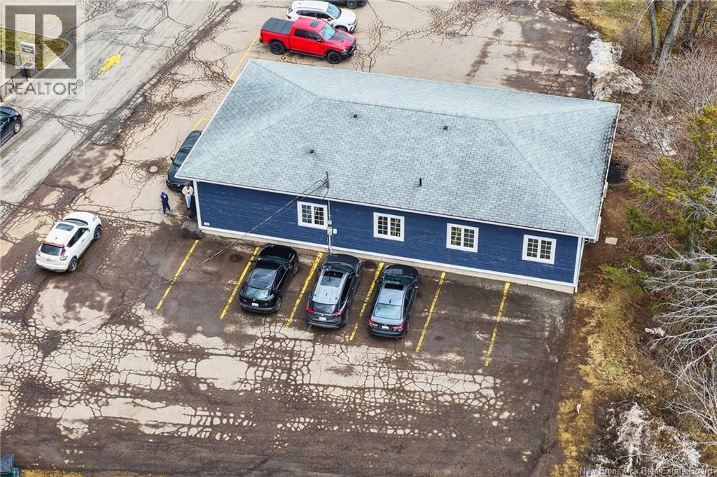 710 Elmwood Drive, Moncton, New Brunswick  E1A 2X7 - Photo 8 - NB149058