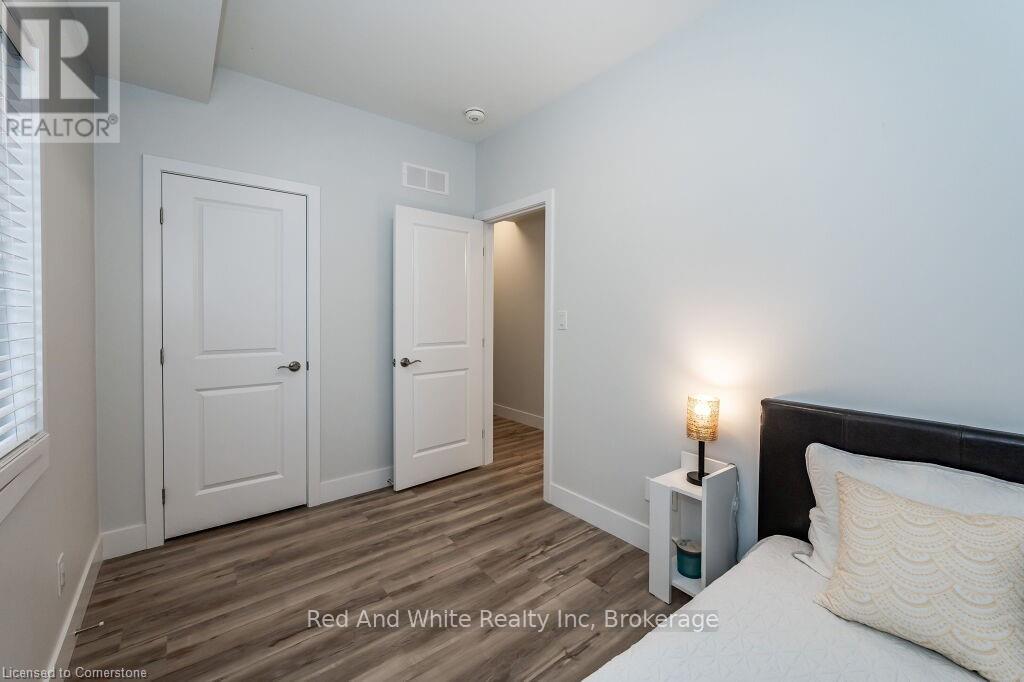 498 Karn Street, Kitchener, Ontario N2M 2C1 - Photo 13 - X13865420