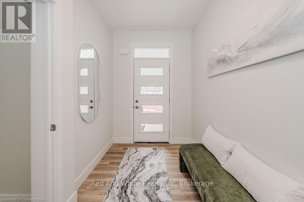 498 Karn Street, Kitchener, Ontario N2M 2C1 - Photo 6 - X13865420