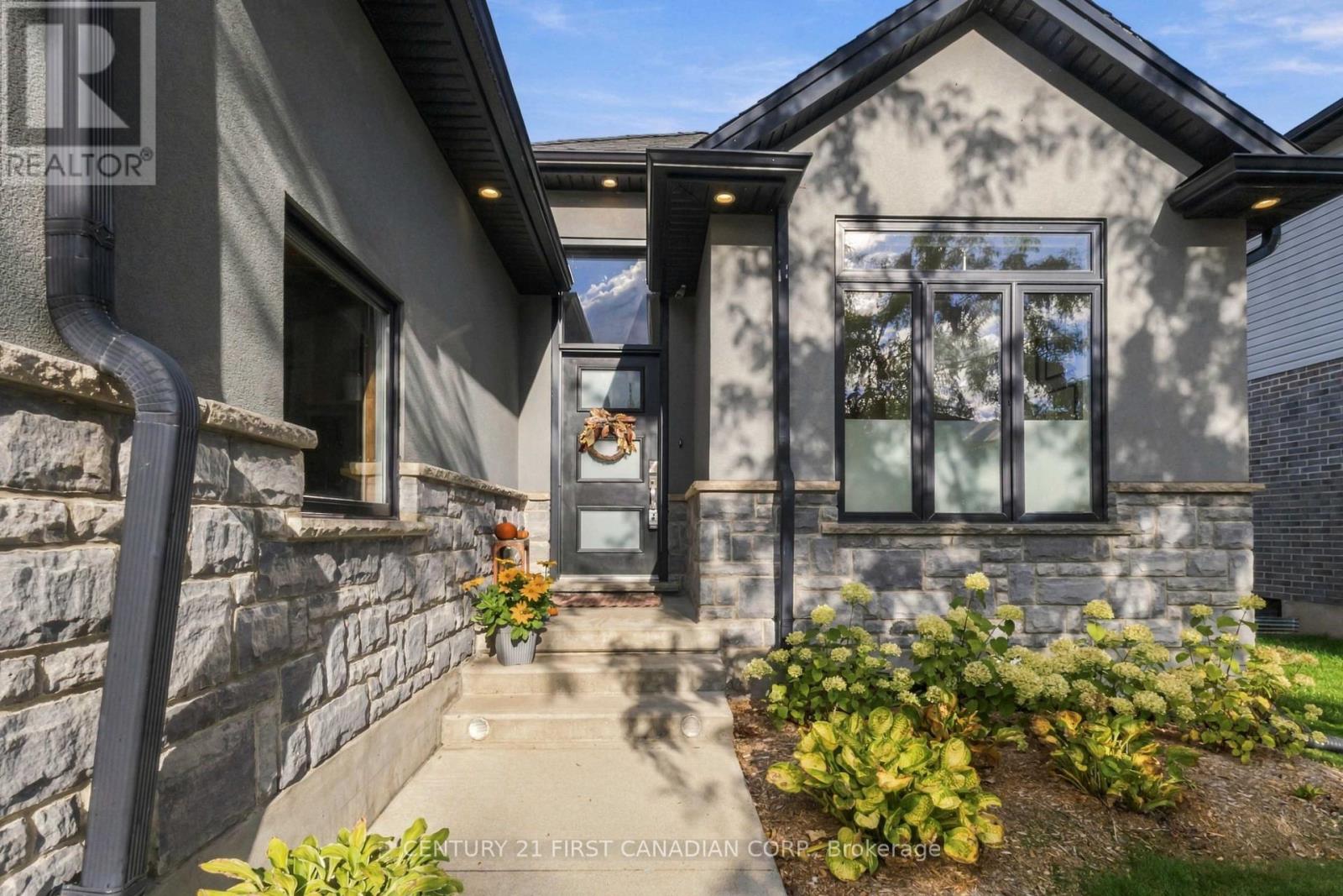 64 - 41 Earlscourt Terrace, Middlesex Centre, Ontario  N0L 1R0 - Photo 2 - X13854256