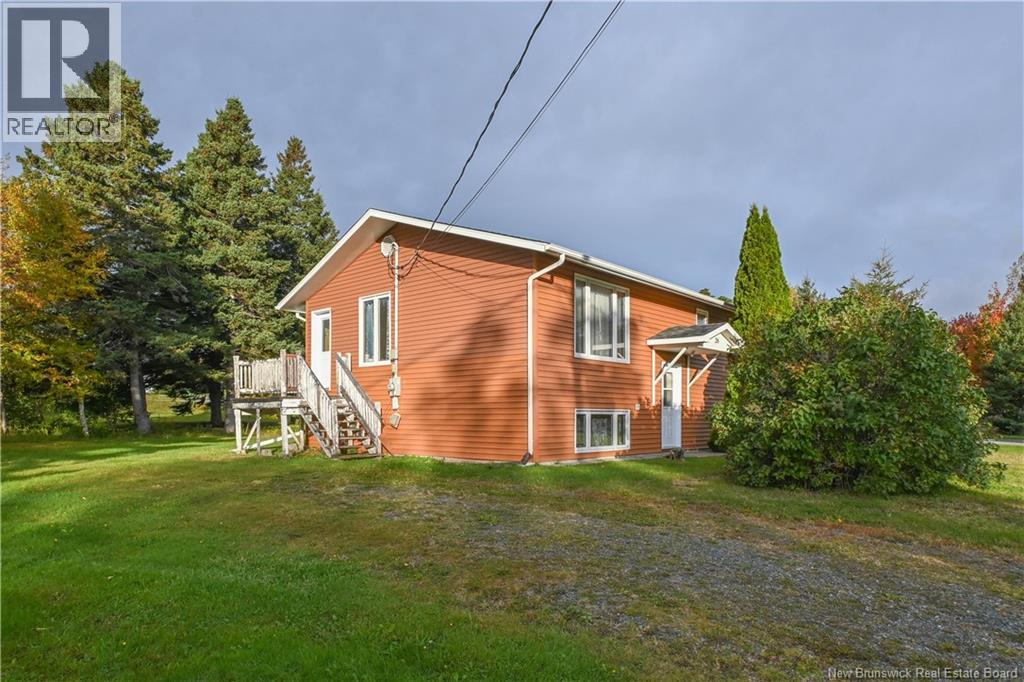 26 Des Patriotes Street, Caraquet, New Brunswick  E1W 1B6 - Photo 11 - NB147115