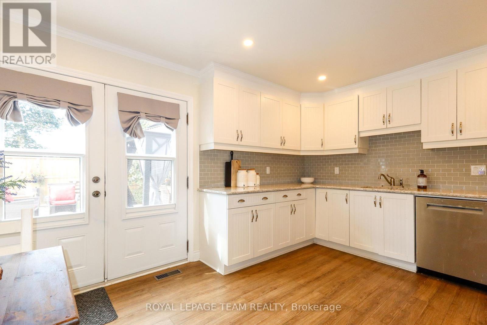 1501 Meadowbrook Road, Ottawa, Ontario  K1B 5J9 - Photo 18 - X13865484