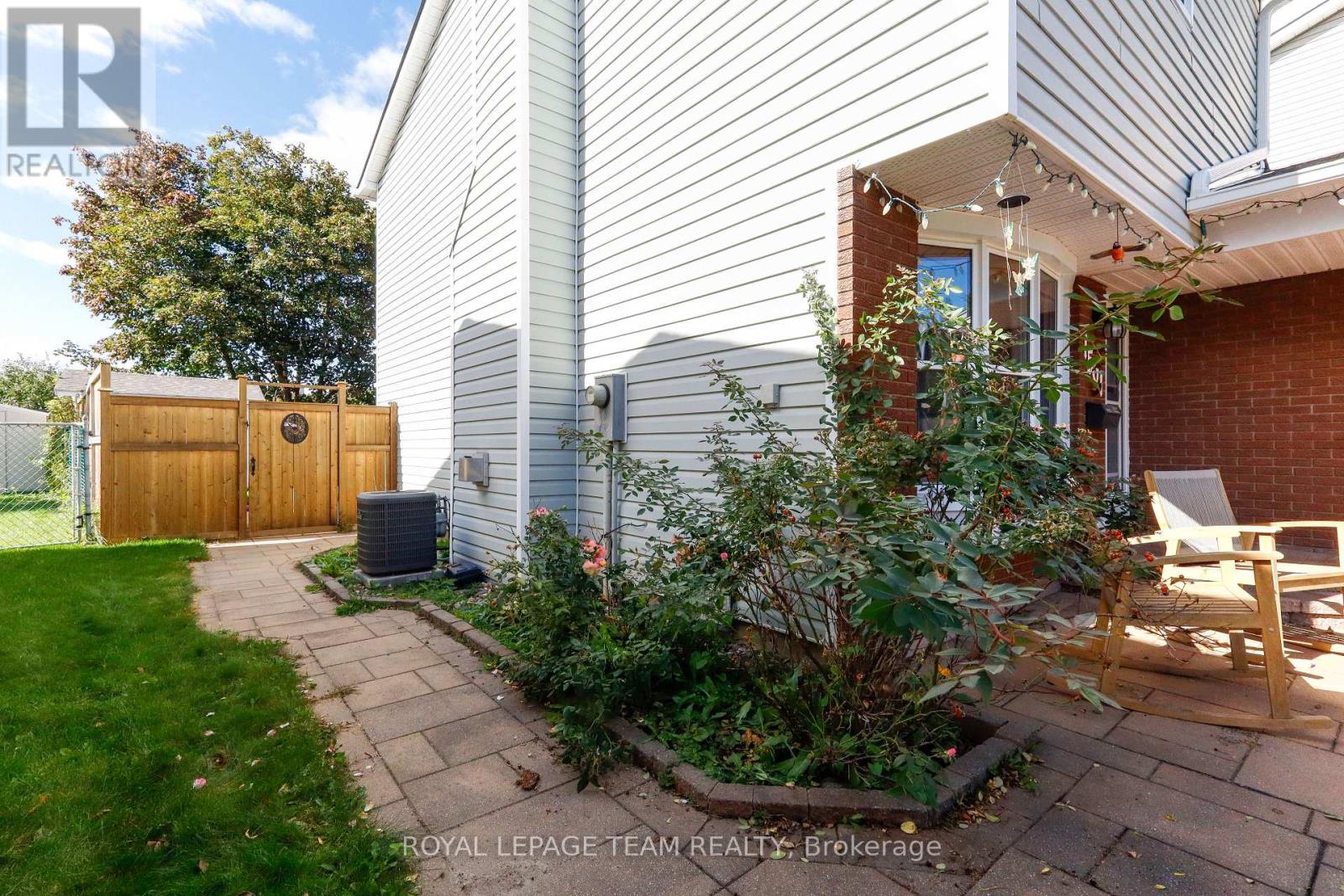 1501 Meadowbrook Road, Ottawa, Ontario  K1B 5J9 - Photo 4 - X13865484