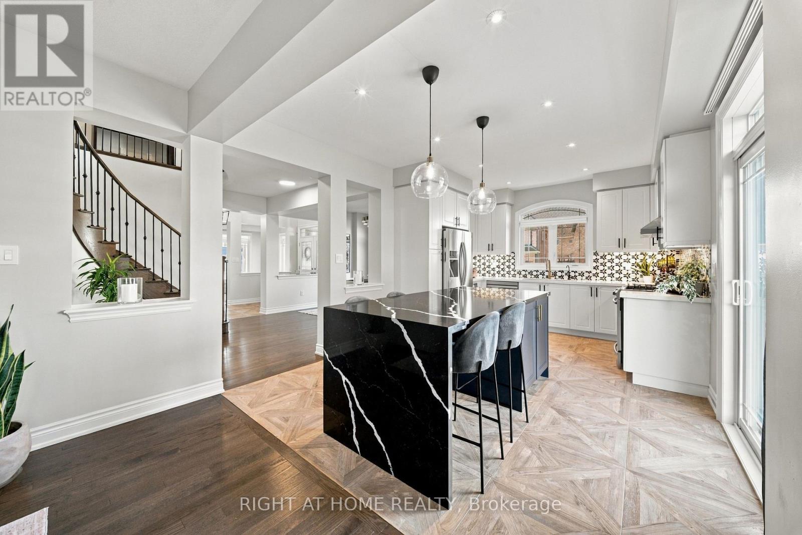 218 Blue Dasher Boulevard, Bradford West Gwillimbury (Bradford), Ontario  L3Z 4J1 - Photo 11 - N13865472