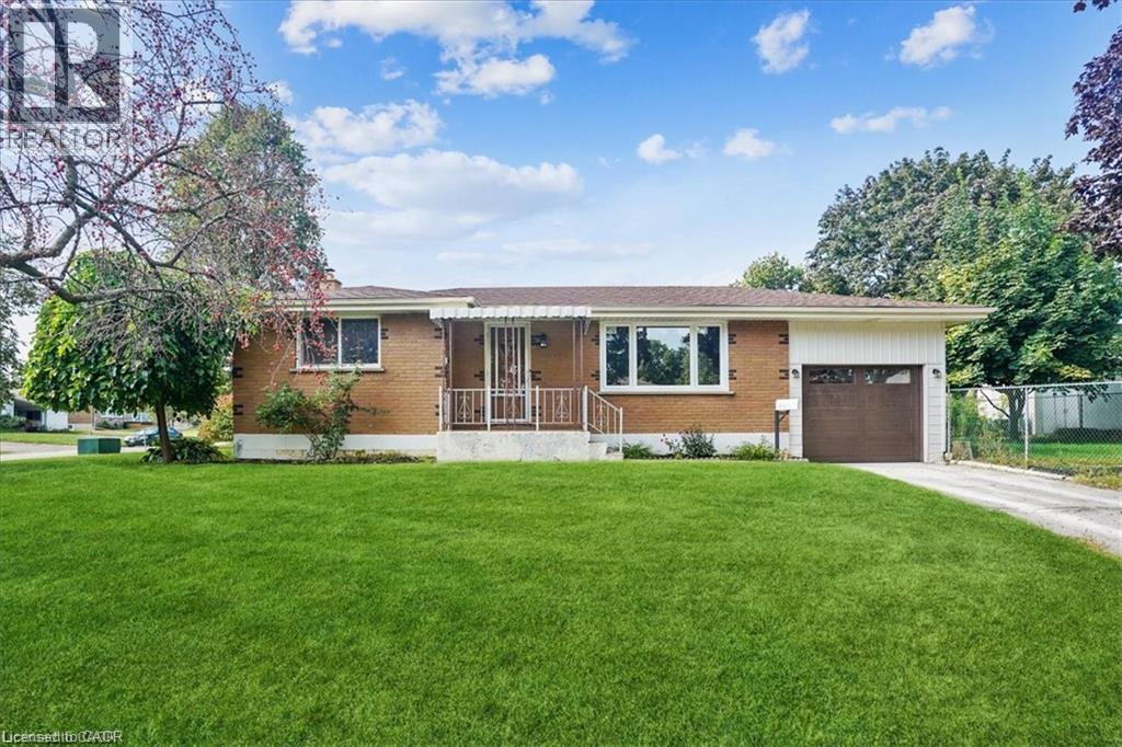 1 ROBROY Court Unit# UPPER UNIT, Brantford, Ontario