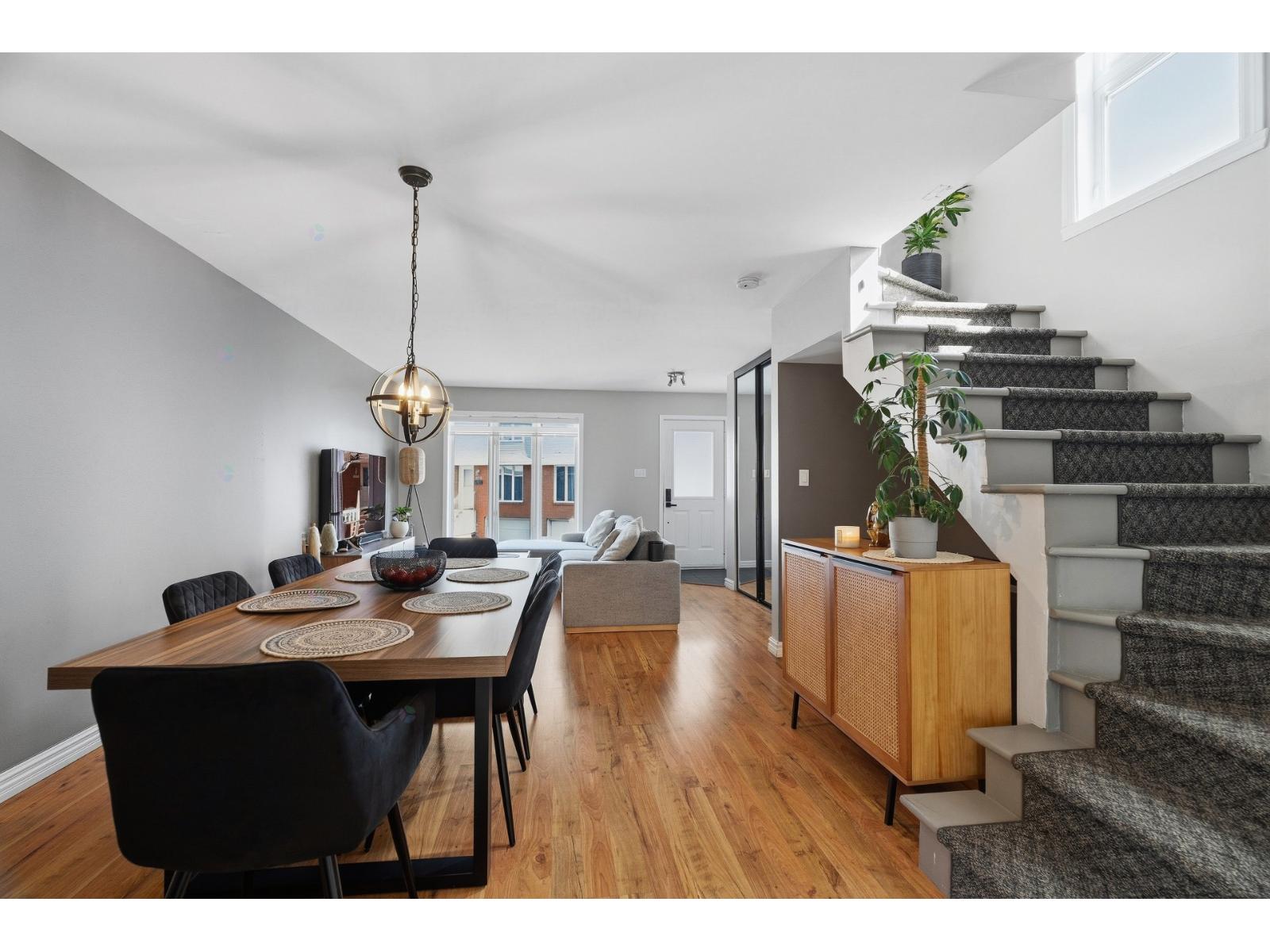 696 Rue Le Moyne Saint-Jean-sur-Richelieu Quebec Canada J3A1X9 2