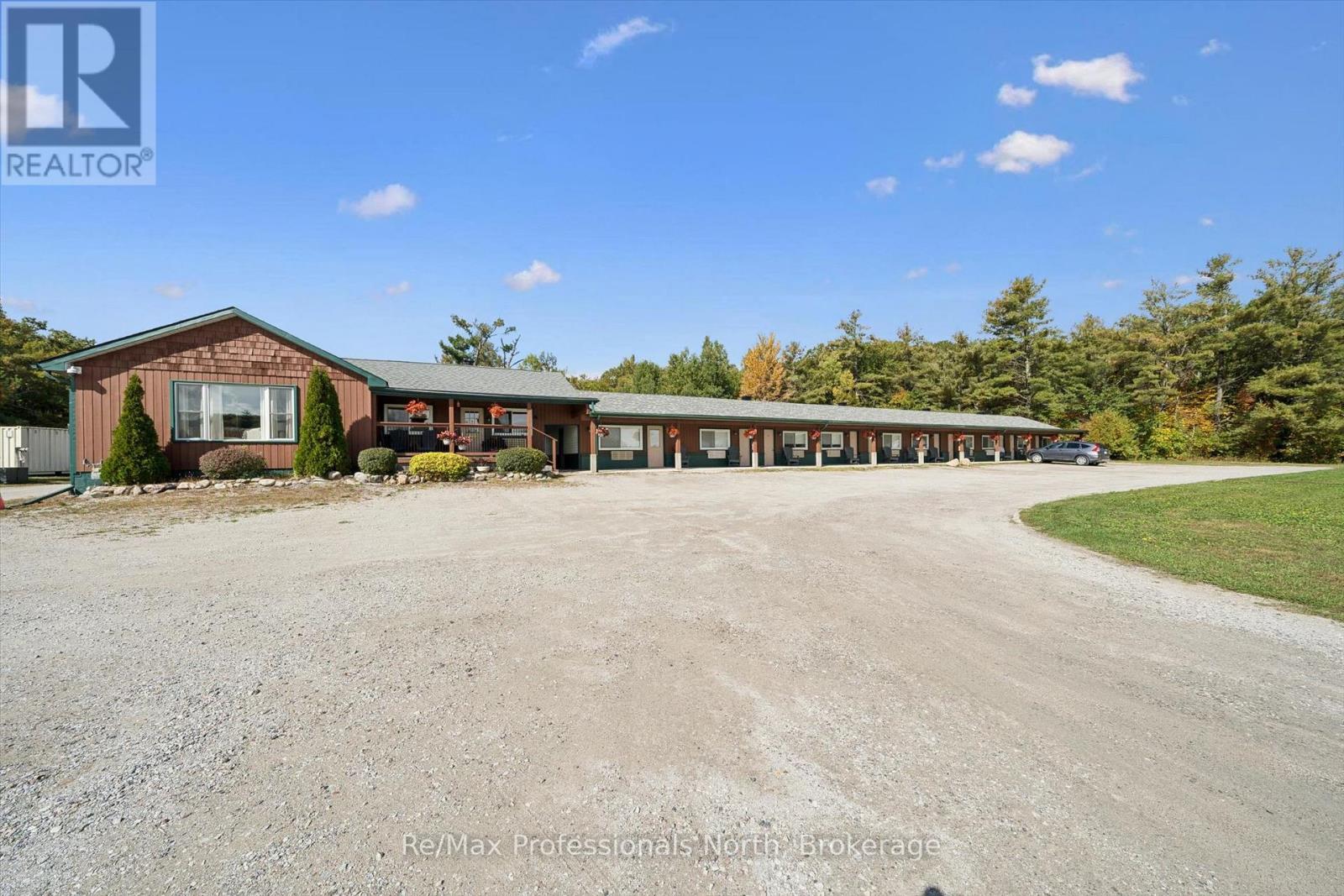 1695-1703 Winhara Road, Gravenhurst, Ontario  P1P 1R1 - Photo 2 - X13865546