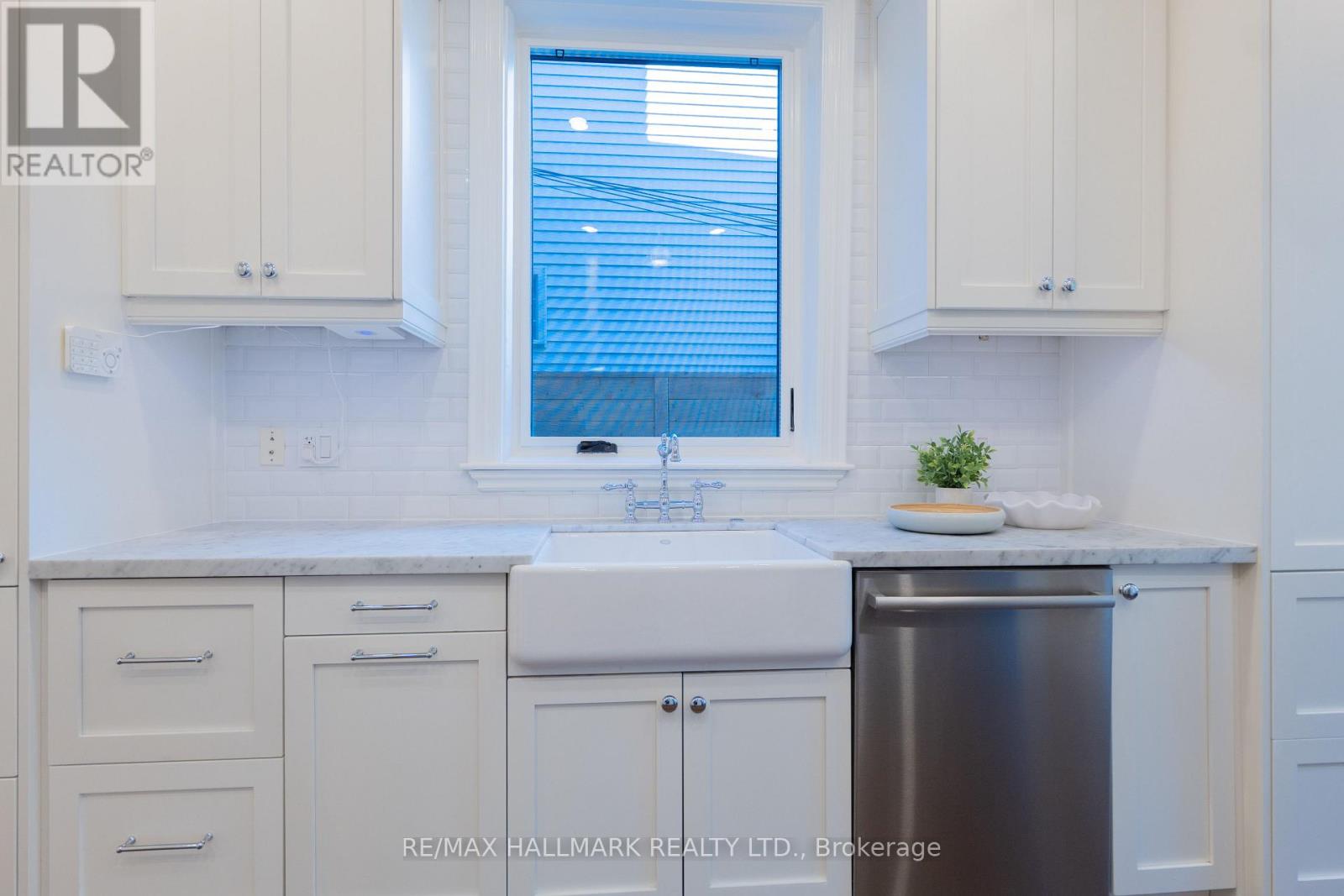 130 Simpson Avenue, Toronto, Ontario  M4K 1A3 - Photo 14 - E13865524