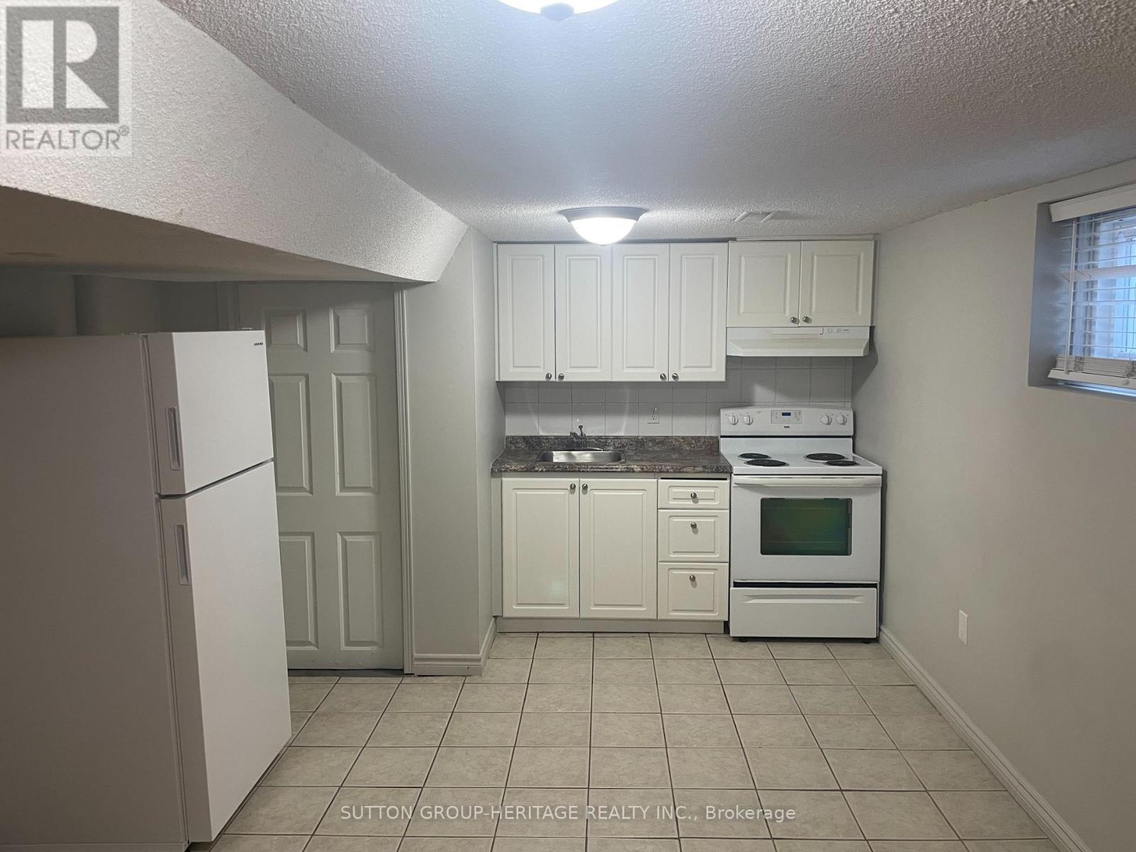 236 Mcnaughton Avenue, Oshawa, Ontario  L1H 3B6 - Photo 11 - E13865612