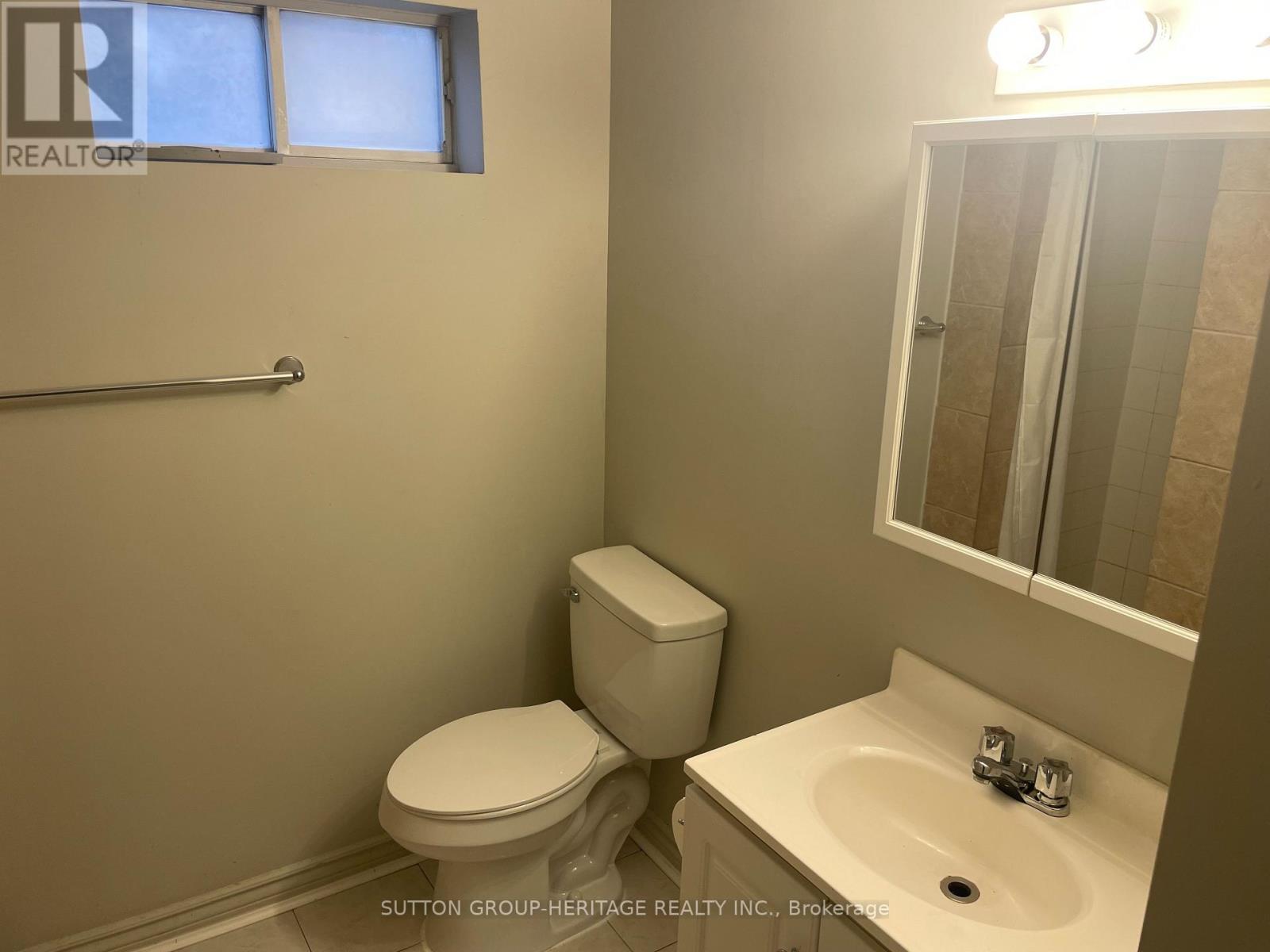 236 Mcnaughton Avenue, Oshawa, Ontario  L1H 3B6 - Photo 15 - E13865612