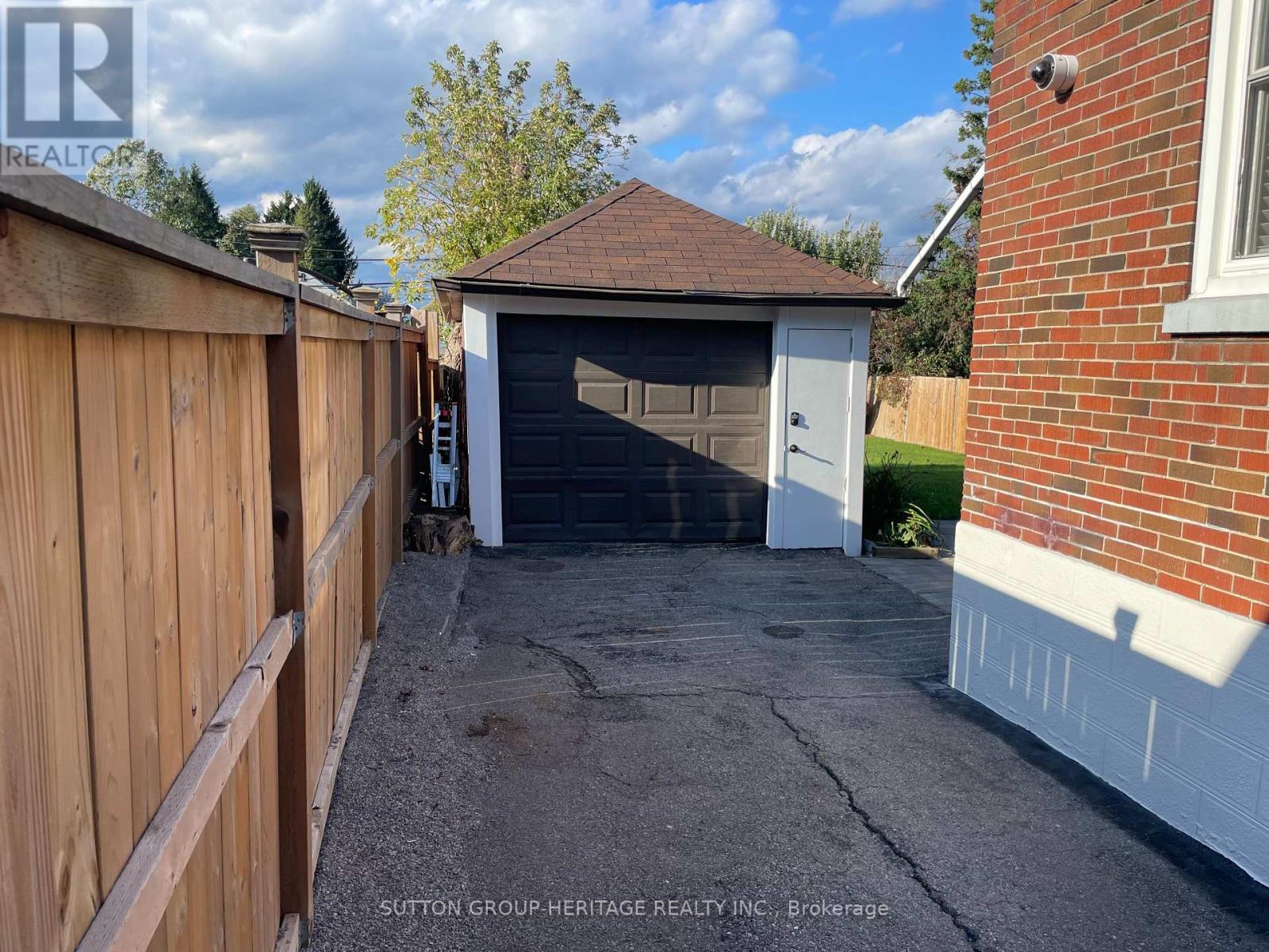 236 Mcnaughton Avenue, Oshawa, Ontario  L1H 3B6 - Photo 18 - E13865612