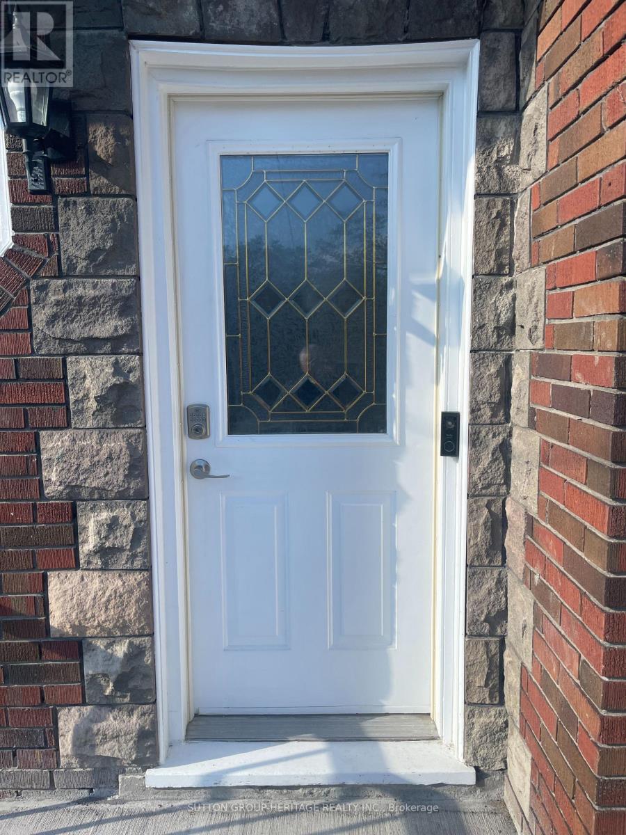 236 Mcnaughton Avenue, Oshawa, Ontario  L1H 3B6 - Photo 2 - E13865612