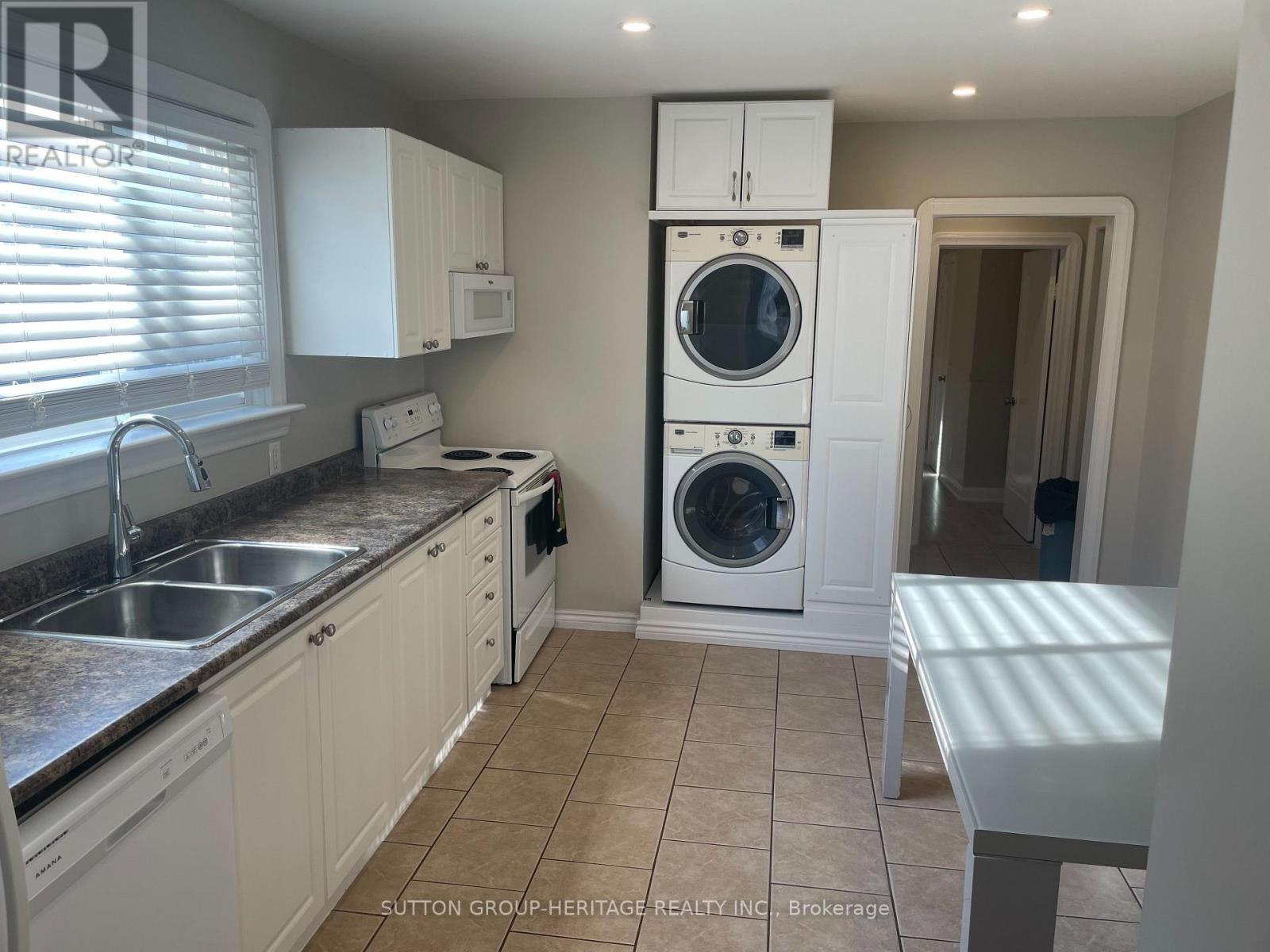 236 Mcnaughton Avenue, Oshawa, Ontario  L1H 3B6 - Photo 4 - E13865612