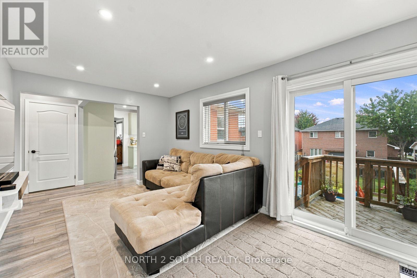 213 Melbourne Drive, Bradford West Gwillimbury (Bradford), Ontario  L3Z 2Y8 - Photo 11 - N13865594