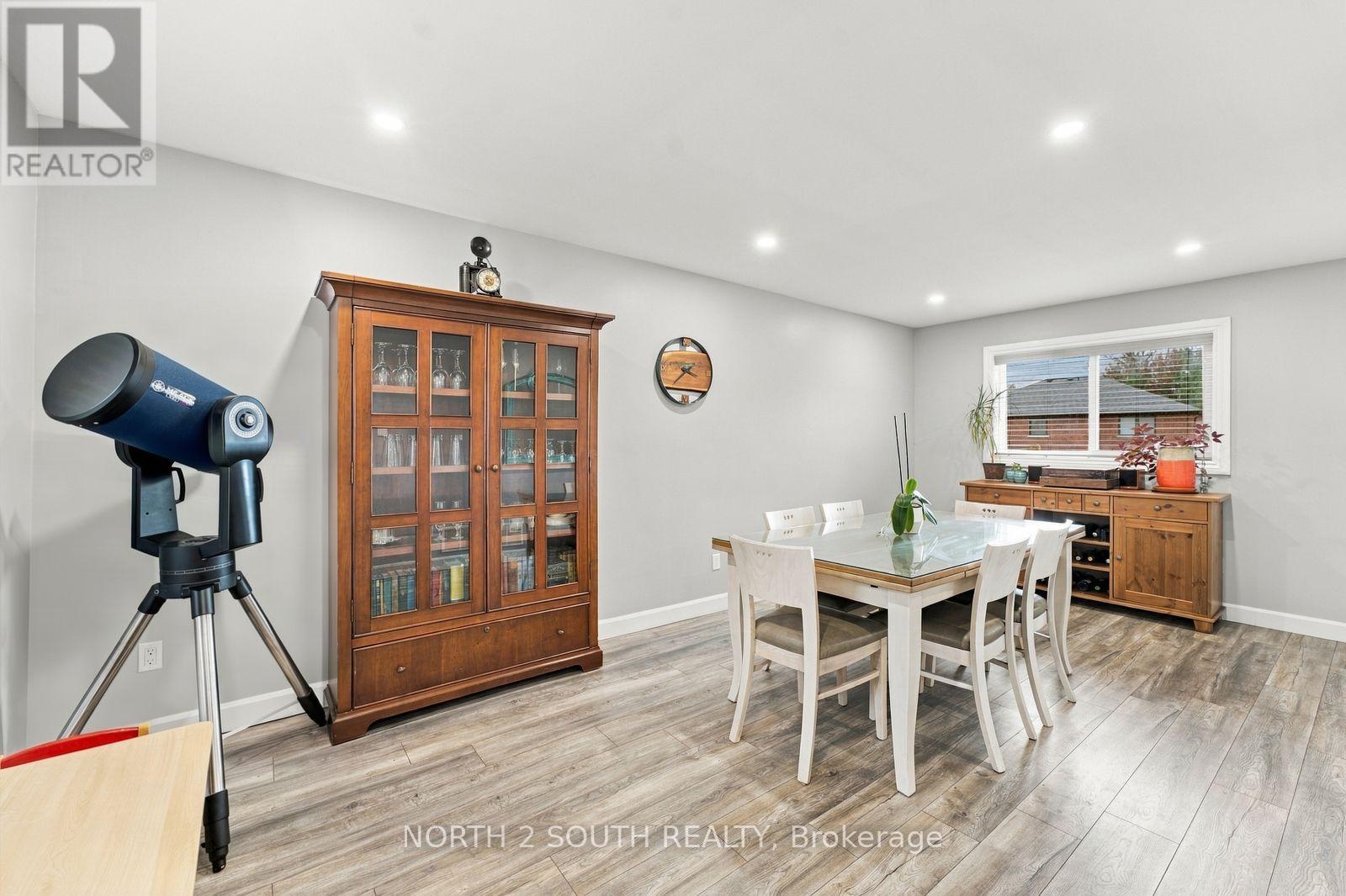 213 Melbourne Drive, Bradford West Gwillimbury (Bradford), Ontario  L3Z 2Y8 - Photo 13 - N13865594
