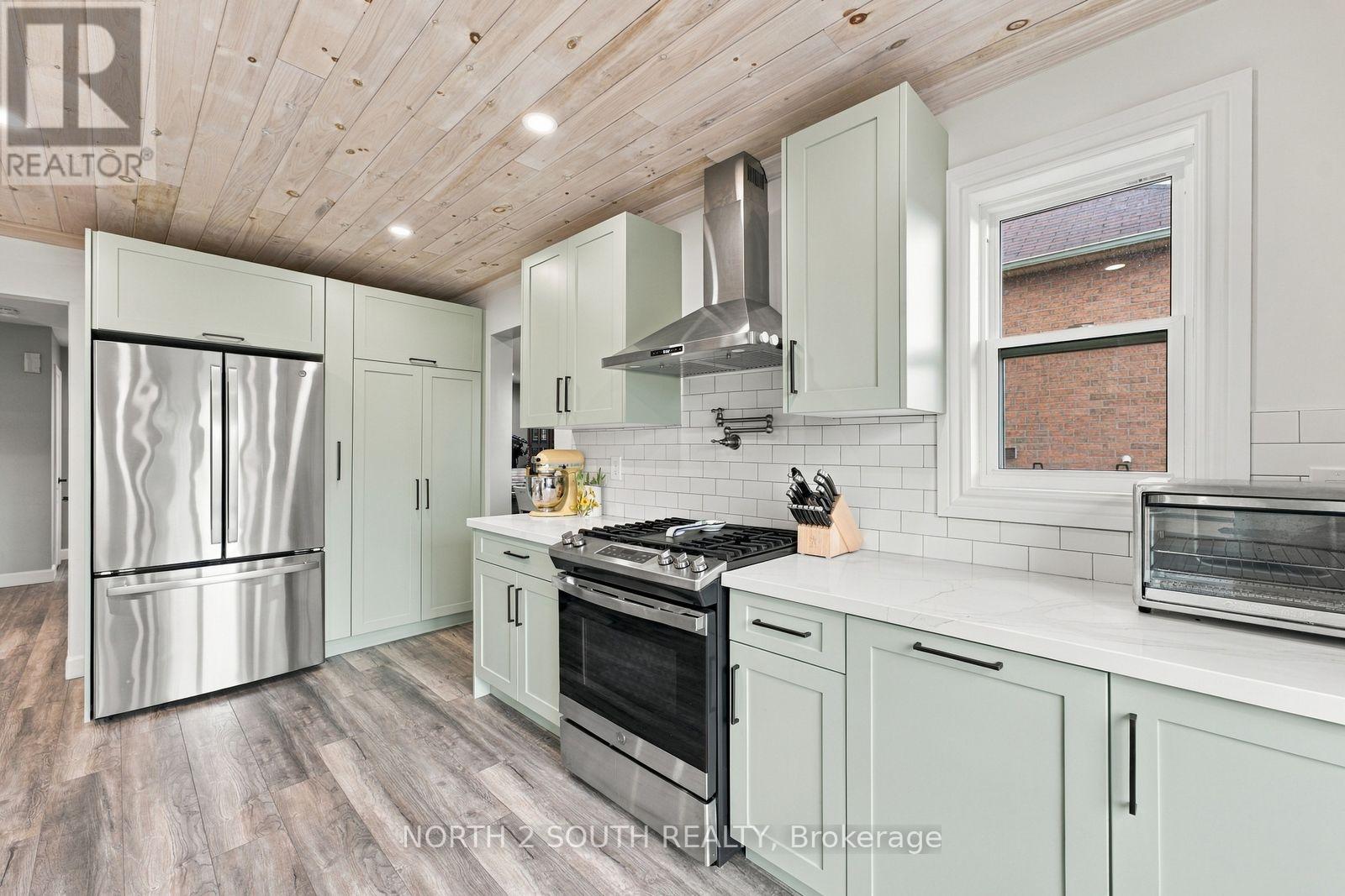 213 Melbourne Drive, Bradford West Gwillimbury (Bradford), Ontario  L3Z 2Y8 - Photo 20 - N13865594