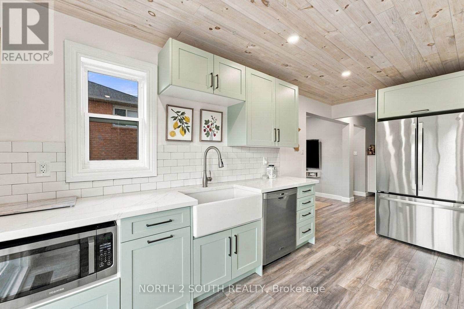213 Melbourne Drive, Bradford West Gwillimbury (Bradford), Ontario  L3Z 2Y8 - Photo 21 - N13865594