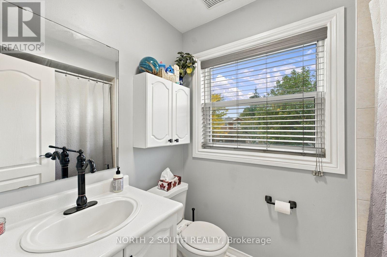 213 Melbourne Drive, Bradford West Gwillimbury (Bradford), Ontario  L3Z 2Y8 - Photo 36 - N13865594
