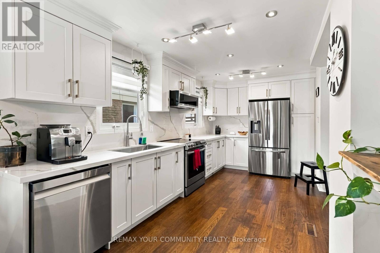 7013 Hickling Crescent, Mississauga, Ontario  L5N 5A6 - Photo 12 - W13865652