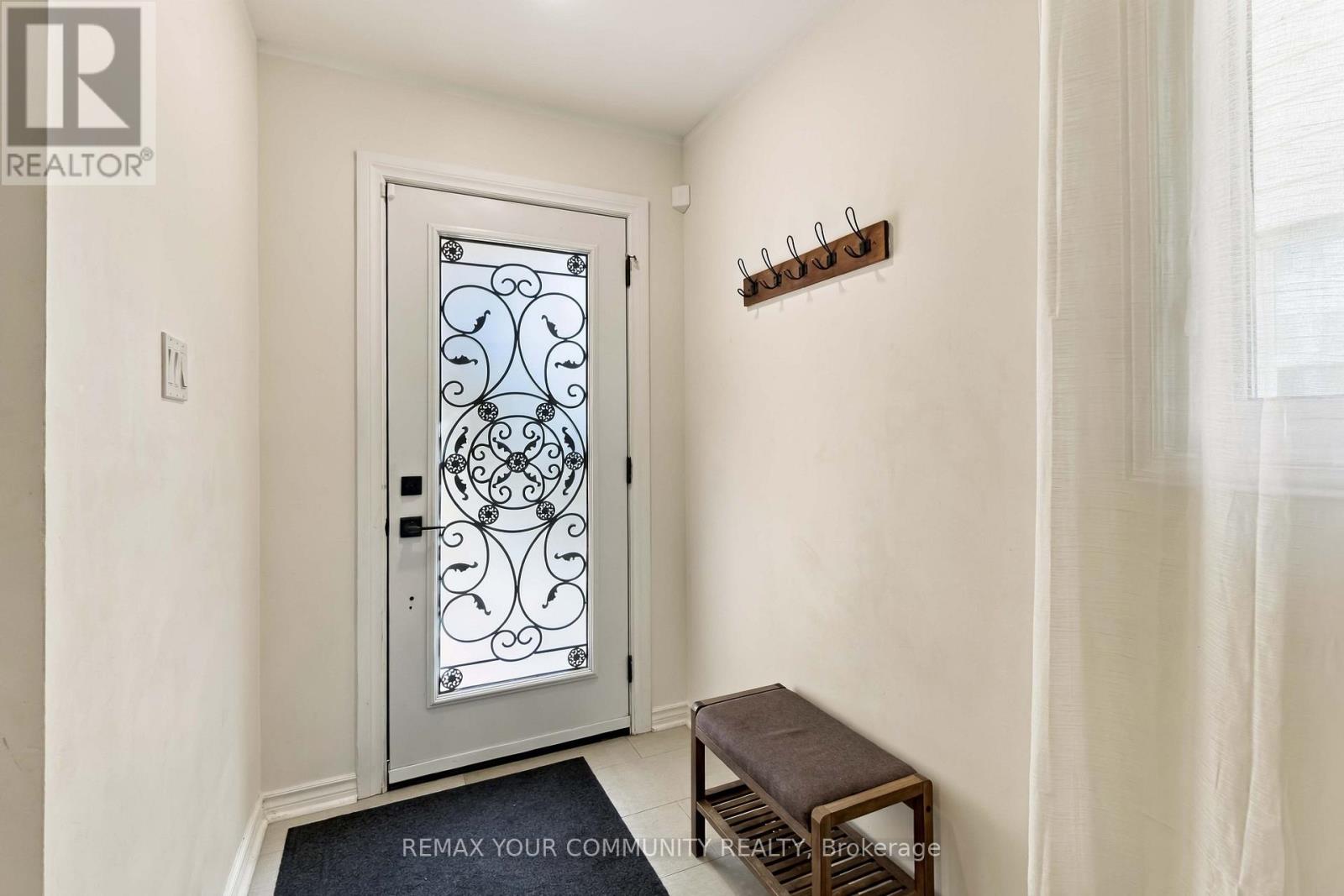 7013 Hickling Crescent, Mississauga, Ontario  L5N 5A6 - Photo 5 - W13865652