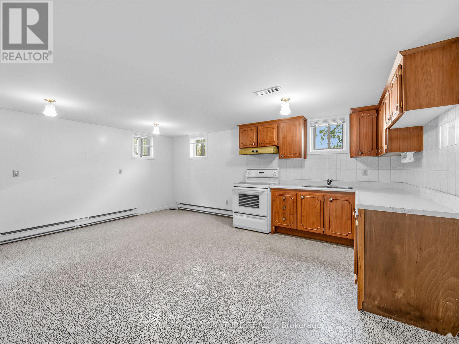 39 Buxton Road, Toronto, Ontario  M3M 1Y6 - Photo 33 - W13865660