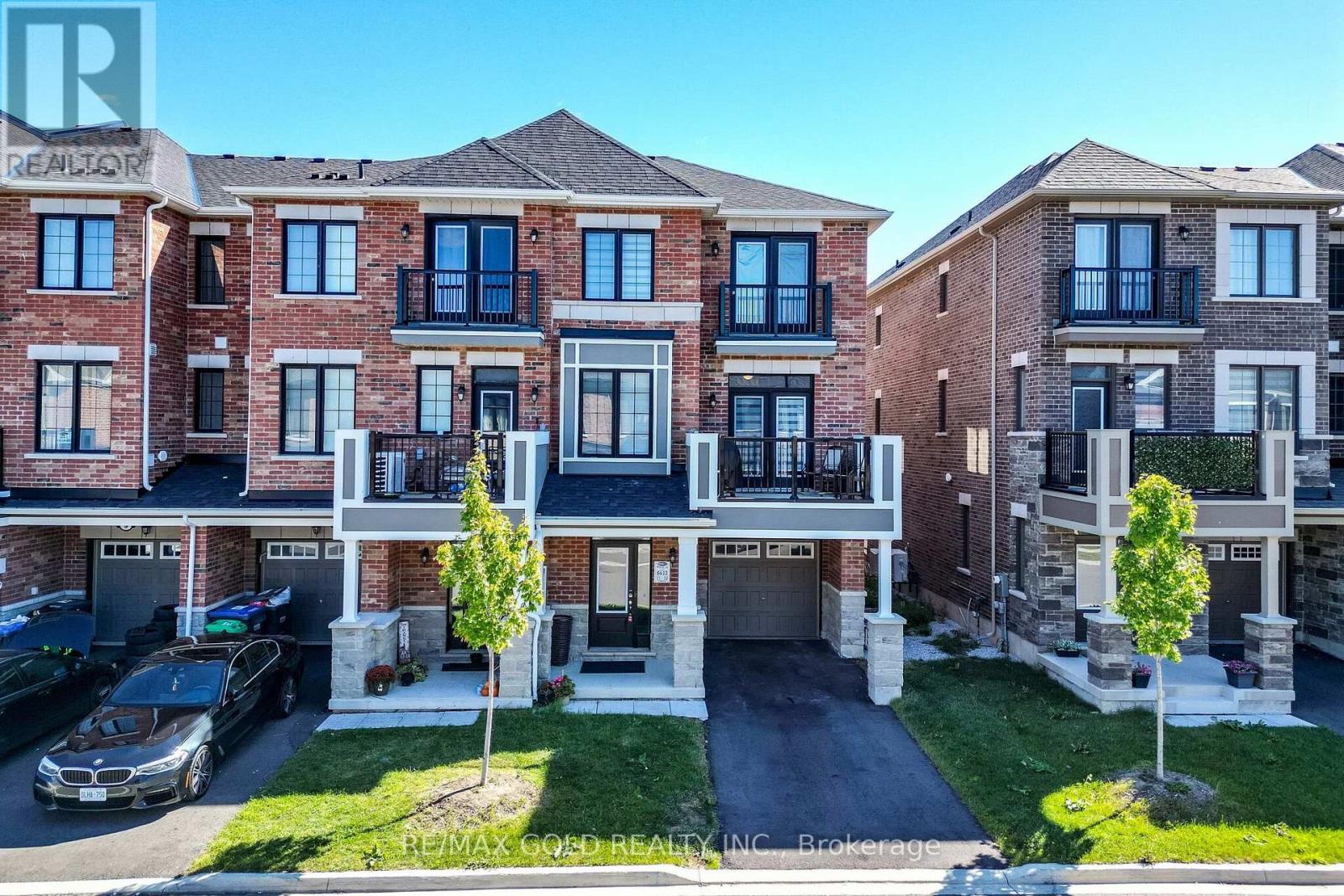13 Keppel Circle, Brampton, Ontario  L7A 0B6 - Photo 3 - W13865662