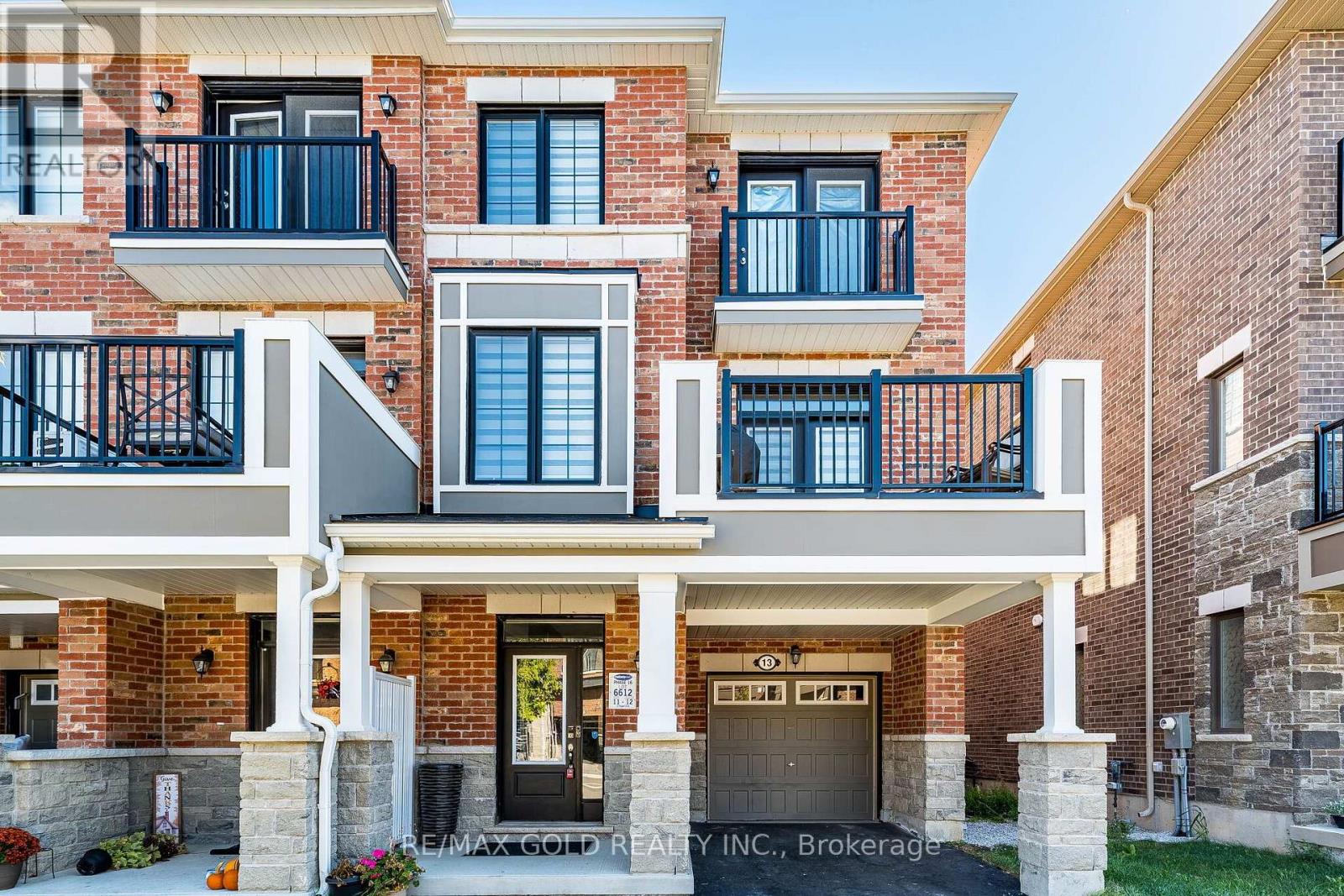 13 Keppel Circle, Brampton, Ontario  L7A 0B6 - Photo 4 - W13865662