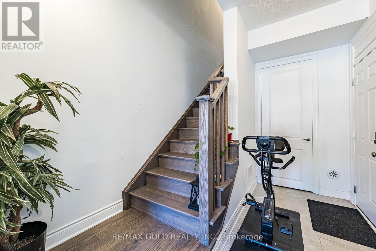 13 Keppel Circle, Brampton, Ontario  L7A 0B6 - Photo 8 - W13865662