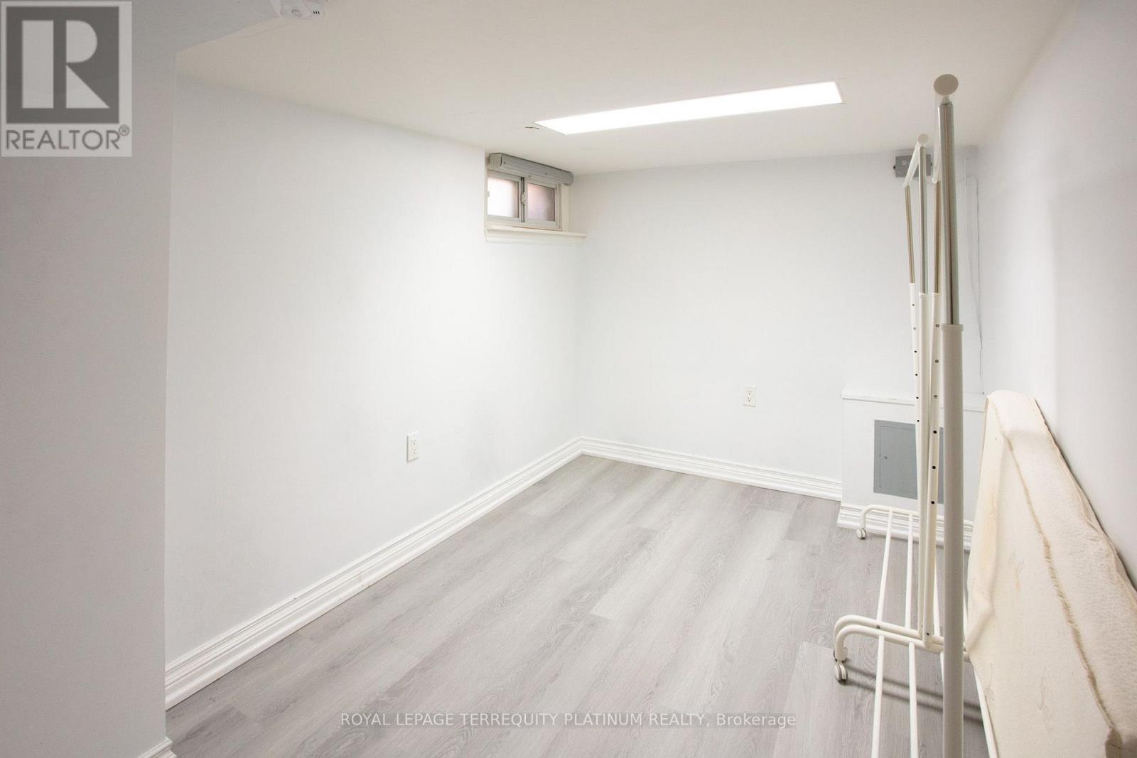 Bsmt - 296 Lumsden Avenue, Toronto, Ontario  M4C 2L1 - Photo 8 - E13774644
