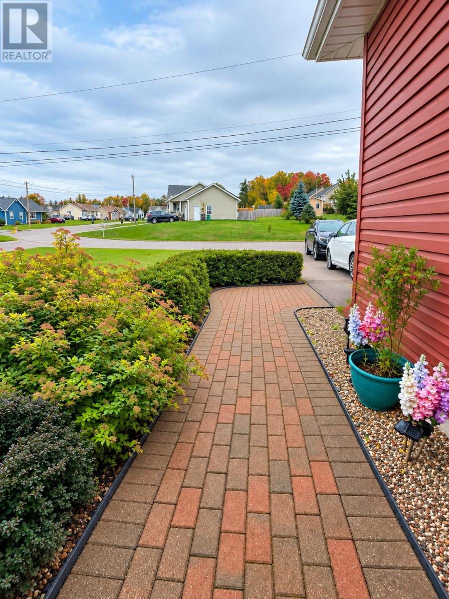 21 Hillside Meadows Drive, Cornwall, Prince Edward Island  C0A 1H4 - Photo 5 - 202624973