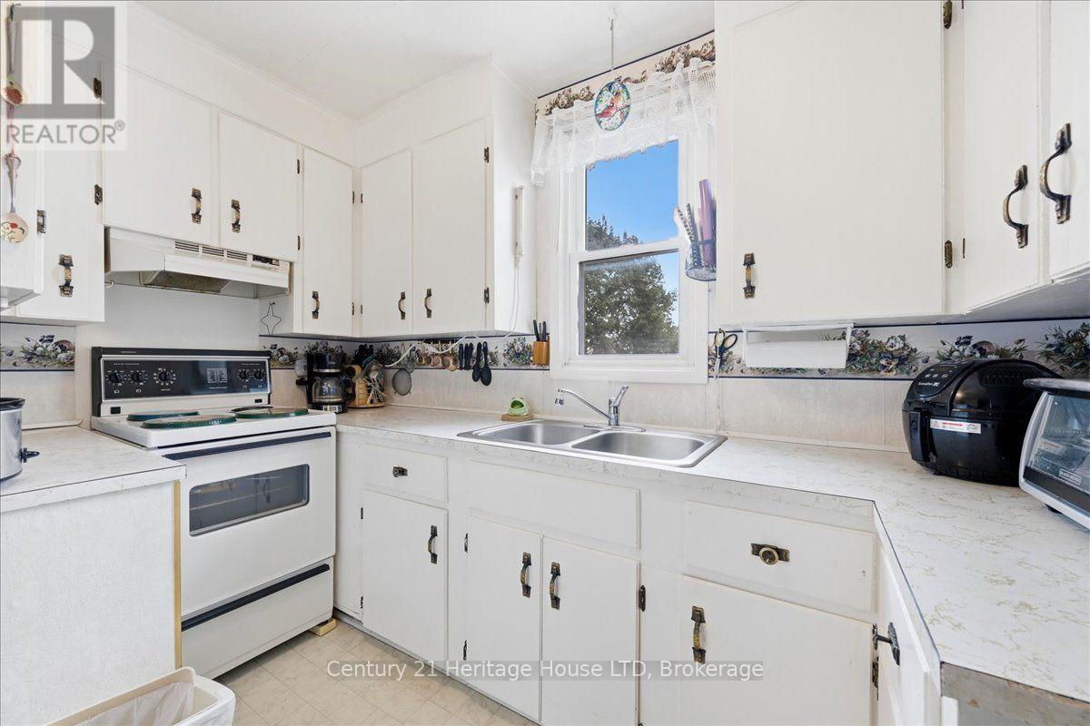 26 Coventry Street, St. Catharines (E. Chester), Ontario L2R 2X7 - Photo 15 - X13854160